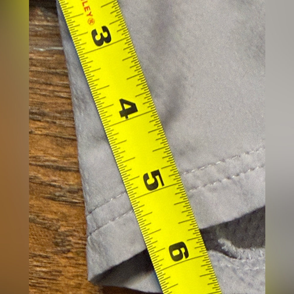 Nike Women's Athletic Gray Shorts size Medium - EUC - Picture 5 of 5